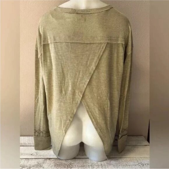 Miss Me Top with Crossover Back & Beading Detail - NWT - Picture 2 of 7